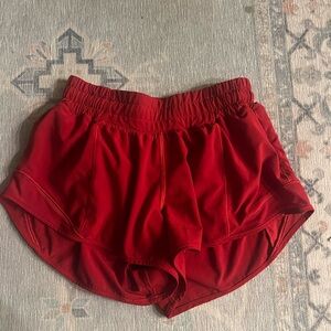 Lululemon Hotty Hot shorts | size 4 | 2.5in inseam